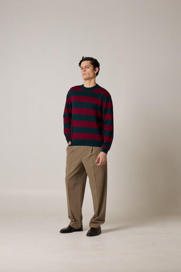 Striped crew neck, with torn, wool, yarn dyed