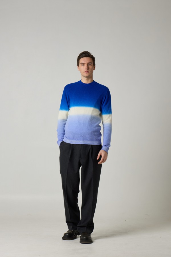 dip dyed cashmere bouclè yarn crew neck sweater 12 gauge