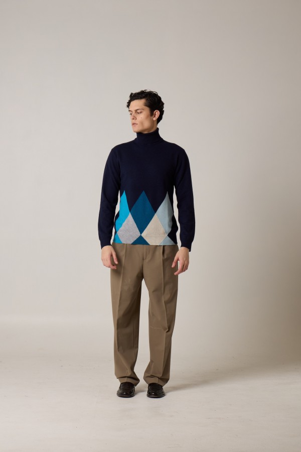 Turtle neck, intarsia, merino cashmere, yarn dyed